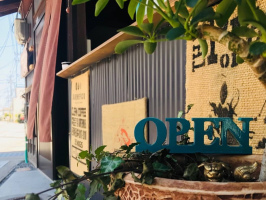 古民家を改装した珈琲焙煎所...岡山県総社の商店街通りに『豆Lab.』オープン