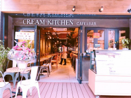 通天閣近くにCAFE＆BAR「クリームキッチン新世界店」オープン
