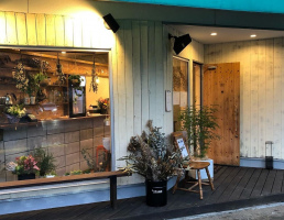 DIYで仕上げたカフェ。。山口県周南市岐山通り2丁目に『プラススタンド』オープン