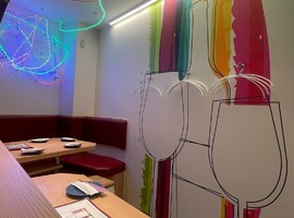 大阪市北区梅田にワインと洋風お好み焼「アペロ食堂」が12/22にオープンされたようです。