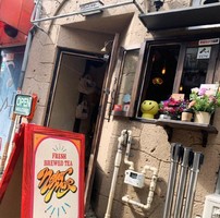 東京都文京区千駄木に紅茶がメインのカフェ「Nevermore」が本日グランドオープンされたようです。