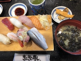 富山市きときと寿司 ランチが1,000円以下で食べれます