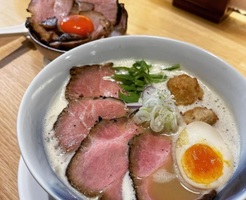 大阪府豊中市庄内東町に「鶏白湯そば 鴛鴦（おしどり）」 が昨日オープンされたようです。