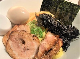 新潟県新潟市中央区三和町に「三代目麺屋 小松家」が2/22にオープンされたようです。