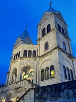 大谷石造りの聖堂が印象的なカトリック松が峰教会