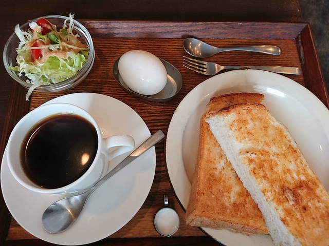 <p>南港へ宅建業免許更新手続きに行った朝....</p>
<p>大阪メトロ阿波座駅付近の朝食を検索</p>
<p>5年前に訪れた喫茶アカリマチ阿波座店さんへ</p>
<p>素敵な雰囲気はそのままでした。</p>
<p>「5年前のブログ」<br />https://ameblo.jp/cocochicafe/entry-11541583156.html<br /><br /></p> ()