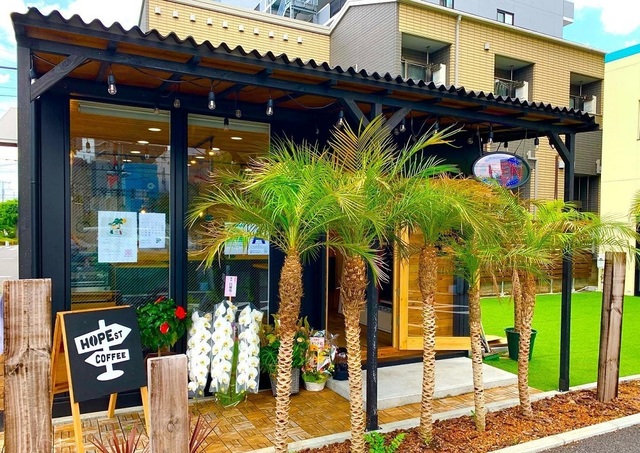 <div>『HOPE STREET COFFEE』</div>
<div>この街へ来ることが楽しみになるようなお店づくり。</div>
<div>東京都町田市中町1-28-8</div>
<div>https://tabelog.com/tokyo/A1327/A132701/13260080/</div>
<div>https://www.instagram.com/hopestreetcoffee/</div>
<div><iframe src="https://www.facebook.com/plugins/post.php?href=https%3A%2F%2Fwww.facebook.com%2Fpermalink.php%3Fstory_fbid%3D137491241784404%26id%3D100768895456639&show_text=true&width=500" width="500" height="708" style="border: none; overflow: hidden;" scrolling="no" frameborder="0" allowfullscreen="true" allow="autoplay; clipboard-write; encrypted-media; picture-in-picture; web-share"></iframe></div><div class="news_area is_type01"><div class="thumnail"><a href="https://tabelog.com/tokyo/A1327/A132701/13260080/"><div class="image"><img src="https://tblg.k-img.com/resize/640x640c/restaurant/images/Rvw/153058/153058852.jpg?token=aabb64d&api=v2"></div><div class="text"><h3 class="sitetitle">HOPE STREET COFFEE (町田/カフェ)</h3><p class="description">★★★☆☆3.03 ■予算(昼):～￥999</p></div></a></div></div> ()