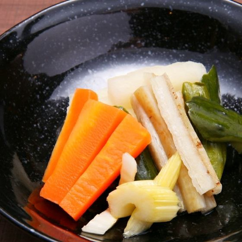 <p>和風ピクルス 420円（税抜）</p>
<p>100％北海道産野菜！！</p>
<p>お店で漬け込んだ自家製のピクルス。</p>
<p>一発で惚れ込んでしまう味わいです。</p> ()