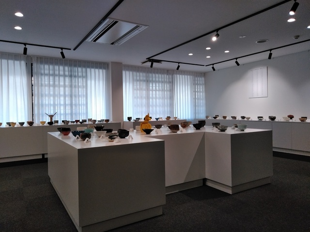 BODYPITKYOTO院長藤崎進一です。<br />今日は、茶わん坂東五六さんで開催されている展示会に行ってきました。<br />作家さんの愛情溢れる茶碗たち。<br />和食器ってやっぱりよいですね。 ()