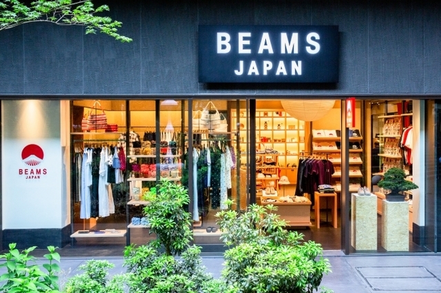 <p>京都の新風館1Fに「BEAMS JAPAN KYOTO」6月11日オープン！</p>
<p>日本にかかわるモノ、コト、ヒトを発信してきたBEAMS TEAM JAPAN の発信拠点</p>
<p>京都の作家や企業とのコラボレーションに加え、 BEAMS JAPANの選択眼で</p>
<p>アレンジした日本の銘品やオリジナルのアパレルラインなどを品揃え。。</p>
<p>https://www.beams.co.jp/special/beams_japan/08/</p><div class="news_area is_type01"><div class="thumnail"><a href="https://www.beams.co.jp/special/beams_japan/08/"><div class="image"><img src="https://www.beams.co.jp/special/beams_japan/assets/img/cmn/ogp.png"></div><div class="text"><h3 class="sitetitle">BEAMS JAPAN KYOTO | BEAMS JAPAN 公式サイト</h3><p class="description">日本のファッション、音楽、カルチャー。そのすべてを牽引してきた京都の街にいよいよBEAMS JAPANがオープン！BEAMSが考える“THIS IS KYOTO”。ここでしか手にできない“京都土産”も豊富に取り揃えます。</p></div></a></div></div> ()