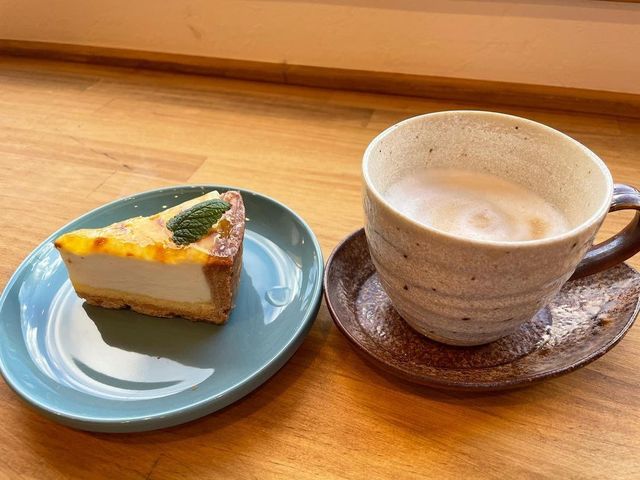 <div>『扇Cafe』12/22.GrandOpen</div>
<div>ほっとくつろげる雰囲気と美味しいコーヒー＆スイーツ。</div>
<div>こだわりの食材を使った料理を提供するカフェ。</div>
<div>兵庫県淡路市岩屋</div>
<div>https://www.instagram.com/ougi_cafe/<br /><br /></div> ()