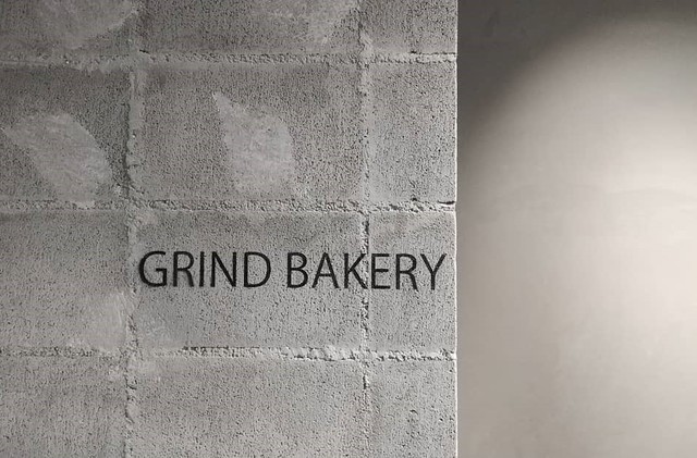 <div>『GRIND BAKERY』</div>
<div>自身で納得した原材料を使い</div>
<div>シンプル且つ生活に寄り添えるような味わいのあるパン作り。</div>
<div>広島県呉市阿賀中央5丁目8-41</div>
<div>https://www.instagram.com/grind.bakery/<br /><br /></div> ()
