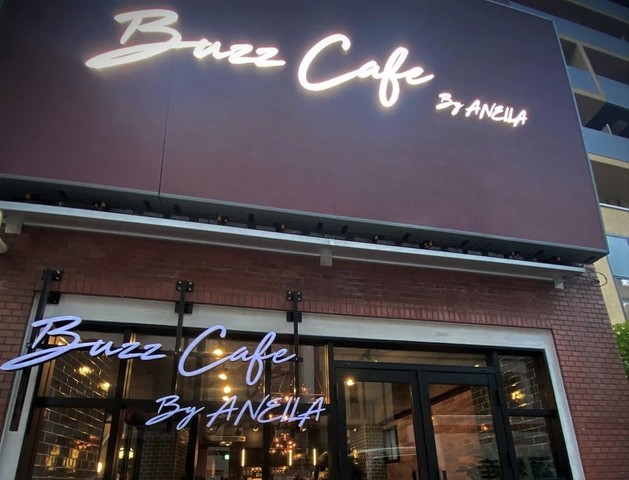 <div>『Buzz Cafe by ANELLA』</div>
<div>Brooklyn調の店内で優雅な時間と最高の料理を。</div>
<div>東京都港区赤坂2-13-20 Tsumugiビル 1F</div>
<div>https://goo.gl/maps/qR3MVU9URhiNMM2X9</div>
<div>https://www.instagram.com/buzz_cafe_by_anella/</div><div class="news_area is_type02"><div class="thumnail"><a href="https://goo.gl/maps/qR3MVU9URhiNMM2X9"><div class="image"><img src="https://lh5.googleusercontent.com/p/AF1QipO0ehJmH4D0rDUZmtVMoqKj_L0Id-7mBALjZLuK=w256-h256-k-no-p"></div><div class="text"><h3 class="sitetitle">Buzz Cafe by Anella · 〒107-0052 東京都港区赤坂２丁目１３−２０ Tsumugi ビル 1F</h3><p class="description">ドッグカフェ</p></div></a></div></div> ()