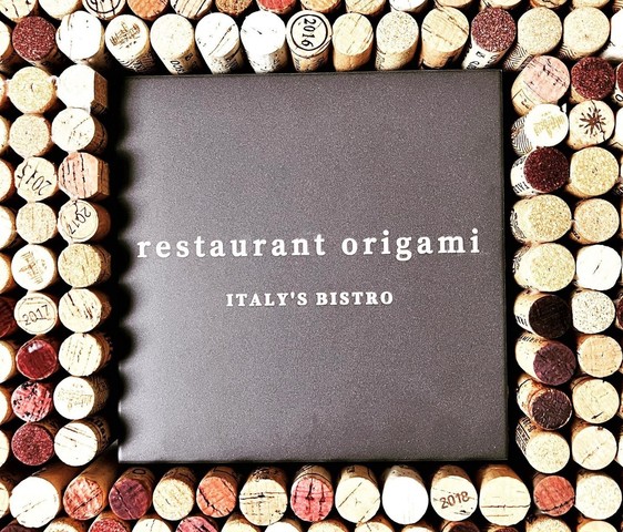 <div>『restaurant origami(オリガミ)』</div>
<div>肩肘張らず誰でも心地良く過ごせるイタリアンレストラン。</div>
<div>場所:東京都港区南青山2丁目22-14フォンテ青山103</div>
<div>投稿時点の情報、詳細はお店のSNS等確認ください。</div>
<div>https://goo.gl/maps/L8r54sCq2VpqfuNK9</div>
<div>https://www.instagram.com/restaurant_origami/</div>
<div><iframe src="https://www.facebook.com/plugins/post.php?href=https%3A%2F%2Fwww.facebook.com%2F103158842301025%2Fphotos%2Fa.117515200865389%2F143243751625867%2F%3Ftype%3D3&show_text=true&width=500" width="500" height="498" style="border: none; overflow: hidden;" scrolling="no" frameborder="0" allowfullscreen="true" allow="autoplay; clipboard-write; encrypted-media; picture-in-picture; web-share"></iframe></div>
<div>
<blockquote class="twitter-tweet">
<p lang="ja" dir="ltr">外苑前に写真を投稿しました<a href="https://t.co/Y0EF9FfKjZ">https://t.co/Y0EF9FfKjZ</a></p>
— tomosan chef (@origamiculinary) <a href="https://twitter.com/origamiculinary/status/1538149209127387136?ref_src=twsrc%5Etfw">June 18, 2022</a></blockquote>
<script async="" src="https://platform.twitter.com/widgets.js" charset="utf-8"></script>
</div>
<div></div><div class="news_area is_type02"><div class="thumnail"><a href="https://goo.gl/maps/L8r54sCq2VpqfuNK9"><div class="image"><img src="https://lh5.googleusercontent.com/p/AF1QipP0XcxFGaXLTgRAobO6vE757YmKA_FlYfdPBWDt=w256-h256-k-no-p"></div><div class="text"><h3 class="sitetitle">restaurant origami · 〒107-0062 東京都港区南青山２丁目２２−１４ フォンテ青山 103</h3><p class="description">イタリア料理店</p></div></a></div></div> ()