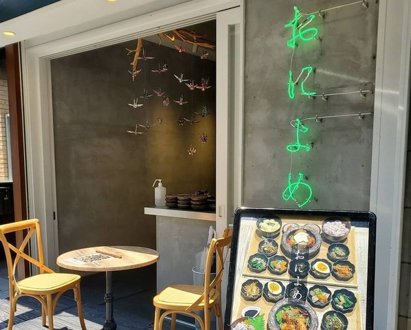 <div>『おによめ』</div>
<div>定食＆海鮮丼のお店。</div>
<div>場所:福岡県福岡市中央区大名1-13-3Remix西通り1F</div>
<div>投稿時点の情報、詳細はお店のSNS等確認下さい。</div>
<div>https://tabelog.com/fukuoka/A4001/A400103/40057804/</div>
<div>https://www.instagram.com/oni.yome_fuk/</div>
<div><iframe src="https://www.facebook.com/plugins/post.php?href=https%3A%2F%2Fwww.facebook.com%2Fpermalink.php%3Fstory_fbid%3D106742821583675%26id%3D106742218250402%26substory_index%3D0&show_text=true&width=500" width="500" height="534" style="border: none; overflow: hidden;" scrolling="no" frameborder="0" allowfullscreen="true" allow="autoplay; clipboard-write; encrypted-media; picture-in-picture; web-share"></iframe></div>
<div></div><div class="news_area is_type01"><div class="thumnail"><a href="https://tabelog.com/fukuoka/A4001/A400103/40057804/"><div class="image"><img src="https://tblg.k-img.com/resize/640x640c/restaurant/images/Rvw/153873/153873929.jpg?token=80a8f6a&api=v2"></div><div class="text"><h3 class="sitetitle">おによめ大名 (西鉄福岡（天神）/魚介料理・海鮮料理)</h3><p class="description"> ■予算(昼):￥1,000～￥1,999</p></div></a></div></div> ()