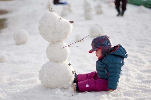 <p>「六甲山スノーパーク」</p>
<p>ビギナーの練習や、中・上級者の足慣らしに最適。</p>
<p>雪ゾリ・雪あそび専用ゲレンデのスノーランドでは</p>
<p>子供も気軽に雪と触れ合えるスノーパーク...</p>
<p>http://bit.ly/2FXdxng</p><div class="news_area is_type01"><div class="thumnail"><a href="http://bit.ly/2FXdxng"><div class="image"><img src="https://scontent-nrt1-1.cdninstagram.com/v/t51.2885-15/e35/s1080x1080/82086624_3268386693174668_5465367820395784611_n.jpg?_nc_ht=scontent-nrt1-1.cdninstagram.com&_nc_cat=108&_nc_ohc=eIqPv5f-DF4AX9lUqOt&oh=42cd7f31fe4e8d7e4ceb79061bfd6e7e&oe=5EA77024"></div><div class="text"><h3 class="sitetitle">六甲山スノーパーク on Instagram: “＊＊＊ 金土日祝はナイター22:00まで営業中！  昼間とは打って変わって幻想的な雰囲気。  3連休はみなさま、楽しんで過ごせましたでしょうか？  明日からは平日営業9:00〜17:00。スノボ滑走も朝からOKです。  みなさまのご来園心よりお待ちしております！…”</h3><p class="description">106 Likes, 0 Comments - 六甲山スノーパーク (@rokkosan_snow_park) on Instagram: “＊＊＊ 金土日祝はナイター22:00まで営業中！  昼間とは打って変わって幻想的な雰囲気。  3連休はみなさま、楽しんで過ごせましたでしょうか？…”</p></div></a></div></div> ()