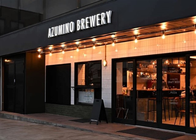 <div>『Azumino Brewery 安曇野ブルワリー』</div>
<div>安曇野で醸す、安曇野を醸す本格クラフトビール。</div>
<div>場所:長野県安曇野市穂高5950-1</div>
<div>投稿時点の情報、詳細はお店のSNS等確認ください。</div>
<div>https://www.instagram.com/azumino_brewery/<br />https://azumino-brewery.com/</div>
<div><iframe src="https://www.facebook.com/plugins/post.php?href=https%3A%2F%2Fwww.facebook.com%2Fazumino.brewery%2Fposts%2F103947555548249&show_text=true&width=500" width="500" height="725" style="border: none; overflow: hidden;" scrolling="no" frameborder="0" allowfullscreen="true" allow="autoplay; clipboard-write; encrypted-media; picture-in-picture; web-share"></iframe></div> ()