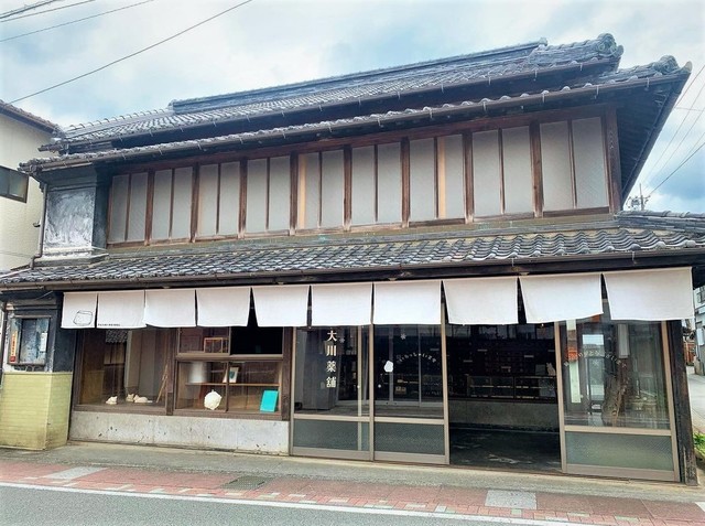 <div>【 WASHI ORIORI 】</div>
<div>築100年の薬屋跡地の四季折々の和紙の魅力を届けるお店。</div>
<div>高知県高岡郡越知町越知丁甲2060-2</div>
<div>https://www.instagram.com/washi_oriori/</div>
<div><iframe src="https://www.facebook.com/plugins/post.php?href=https%3A%2F%2Fwww.facebook.com%2Fpermalink.php%3Fstory_fbid%3D120645943552030%26id%3D118875233729101&show_text=true&width=500" width="500" height="270" style="border: none; overflow: hidden;" scrolling="no" frameborder="0" allowfullscreen="true" allow="autoplay; clipboard-write; encrypted-media; picture-in-picture; web-share"></iframe></div>
<div><iframe src="https://www.facebook.com/plugins/post.php?href=https%3A%2F%2Fwww.facebook.com%2Fpermalink.php%3Fstory_fbid%3D125970603019564%26id%3D118875233729101&show_text=true&width=500" width="500" height="733" style="border: none; overflow: hidden;" scrolling="no" frameborder="0" allowfullscreen="true" allow="autoplay; clipboard-write; encrypted-media; picture-in-picture; web-share"></iframe></div> ()
