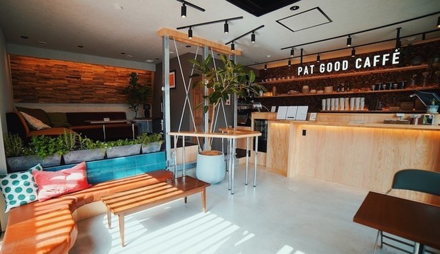 <div>『PAT GOOD CAFFÉ 南行徳店』</div>
<div>最高にヒップな食とコミュニティを創造する場。</div>
<div>千葉県市川市南行徳3-3-8 Ligere南行徳WEST 1F</div>
<div>https://www.liblesgroup.com/patgoodcaffe</div>
<div>https://www.instagram.com/patgoodcaffe/</div>
<div><iframe src="https://www.facebook.com/plugins/post.php?href=https%3A%2F%2Fwww.facebook.com%2Fpermalink.php%3Fstory_fbid%3D192532459347724%26id%3D101325398468431&width=500&show_text=true&height=721&appId" width="500" height="721" style="border: none; overflow: hidden;" scrolling="no" frameborder="0" allowfullscreen="true" allow="autoplay; clipboard-write; encrypted-media; picture-in-picture; web-share"></iframe></div><div class="thumnail post_thumb"><a href="https://www.liblesgroup.com/patgoodcaffe"><h3 class="sitetitle">PAT GOOD CAFFE</h3><p class="description">Grand opening in April 15,2021｜トレンドに敏感なミレニアルズにおくる最高にヒップな食とコミュニティを創造する場です。｜PAT GOOD CAFFE 南行徳店</p></a></div> ()