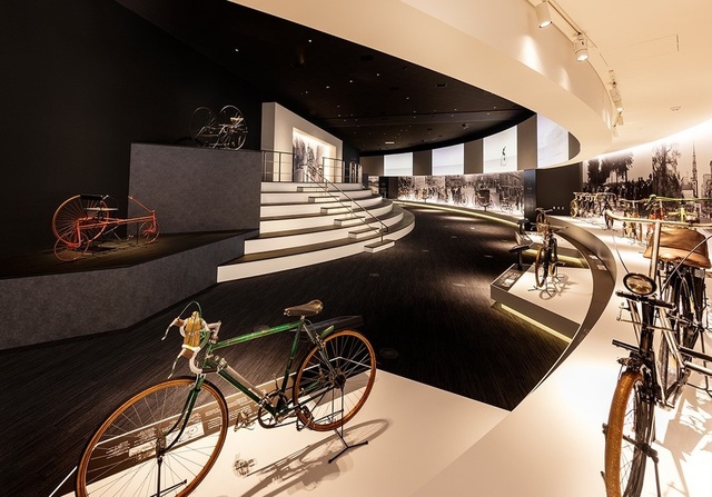 <div>「シマノ自転車博物館」3/30グランドオープン</div>
<div>ここへ来れば、だれもが自転車に乗りたくなる。</div>
<div>堺の自転車博物館が新築移転、展示を拡充し、</div>
<div>館名を「シマノ自転車博物館」と改めリニューアル...</div>
<div>https://www.bikemuse.jp/</div><div class="thumnail post_thumb"><a href="https://www.bikemuse.jp/"><h3 class="sitetitle">TOP | シマノ自転車博物館</h3><p class="description">～ここへ来れば、だれもが自転車に乗りたくなる～　公益財団法人シマノ・サイクル開発センターは2022年３月、より多くの人々にサイクリングの楽しさと新たな価値を提供することで社会に貢献するため、堺市堺区南向陽町に「シマノ自転車博物館」をリニューアルオープンする運びとなりました。 当センターが運営管理してきた「自転車博物館サイクルセンター」は1992年、自転車文化振興のため日本で初めてとなる自転車博物館として堺市の大仙公園内に開館しました。その意義・役割を継承しつつ、展示面積を3.5倍に拡充し、全く新しい「シマノ自転車博物館」として生まれ変わります。</p></a></div> ()