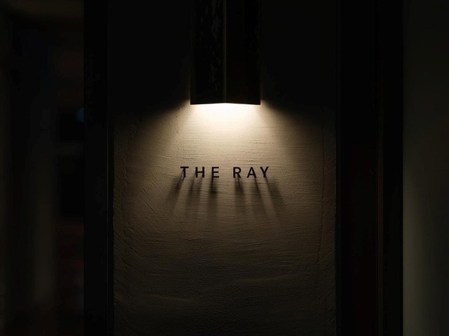 <div>「THE RAY（ザ レイ）」10/2オープン</div>
<div>リーガロイヤルホテル内の洗練された空間</div>
<div>伝統と革新が融合したフュージョン料理...</div>
<div>https://tabelog.com/osaka/A2701/A270108/27131838/</div>
<div>https://www.instagram.com/theray_osaka/<br />https://www.rihga.co.jp/osaka/restaurant/list/theray</div>
<div><iframe src="https://www.facebook.com/plugins/post.php?href=https%3A%2F%2Fwww.facebook.com%2Fpermalink.php%3Fstory_fbid%3Dpfbid0eSB3A61FSLZ3DwJjrxr1uHSmRcNEusMbdpbePEb6ETeMjeRWBAm5qwuNXUchoieol%26id%3D100086634271734&show_text=true&width=500" width="500" height="652" style="border: none; overflow: hidden;" scrolling="no" frameborder="0" allowfullscreen="true" allow="autoplay; clipboard-write; encrypted-media; picture-in-picture; web-share"></iframe></div>
<div></div>
<div class="news_area is_type01">
<div class="thumnail"><a href="https://tabelog.com/osaka/A2701/A270108/27131838/">
<div class="image"><img src="https://tblg.k-img.com/resize/640x640c/restaurant/images/Rvw/186047/d99e3a57d4b614c59629db4bc3677140.jpg?token=5711087&api=v2" /></div>
<div class="text">
<h3 class="sitetitle">THE RAY (中之島/フレンチ)</h3>
<p class="description">★★★☆☆3.03 ■中之島駅直結。格式あるモダンシックな空間で堪能する、ホテル伝統の旬感フレンチ ■予算(夜):￥15,000～￥19,999</p>
</div>
</a></div>
</div> ()
