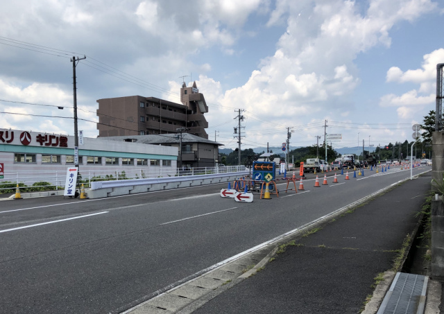 <p>本日7月31日11時に名張上野バイパスの一部がまた新しい道路に切り替わりました。</p>
<div class="thumnail post_thumb"> </div>
<div class="thumnail post_thumb">
<h3 class="sitetitle"></h3>
</div>
<div class="thumnail post_thumb">
<h3 class="sitetitle"></h3>
</div><div class="thumnail post_thumb"><a href=""><h3 class="sitetitle"></h3><p class="description"></p></a></div> ()