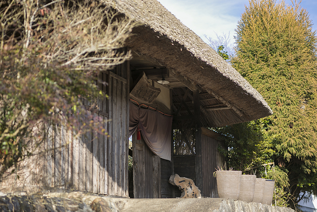<p>「奥丹波築400年のかやぶき古民家 手打ちそば 一幸庵」7月1日オープン！</p>
<p>時間をずらした1日2組限定、古民家で手打ちそばと鰻炭火焼きを堪能</p>
<p>京都のかやぶき古民家を貸し切り、贅沢な時間を過ごせるお店がオープン。。</p>
<p>https://teuchi-soba.com/</p>
<div class="thumnail post_thumb">
<h3 class="sitetitle">手打ちそば 一幸庵 | 築四〇〇年のかやぶき古民家 | 京都府福知山市三和町寺尾150</h3>
<p class="description">自然豊かな奥丹波に佇む築四〇〇年のかやぶき古民家。敷地に広がる二千坪の庭園は、春には十四本の桜やふきのとう、夏には百日紅、秋には紅葉、冬には雪化粧をまとい自然の恵みと雪月風花を楽しめます。</p>
</div> ()