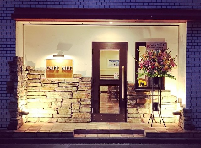 <div>ライブ・カフェバー『CAFE MEE.』</div>
<div>相模原の街にカフェという形で癒しや賑わいを。</div>
<div>※プレオープン中はドリンクのみの販売</div>
<div>神奈川県相模原市中央区相模原1丁目3-9</div>
<div>https://www.instagram.com/cafemee.2020/</div>
<div>https://twitter.com/cafe_mee</div>
<div>https://www.facebook.com/cafemee/</div> ()