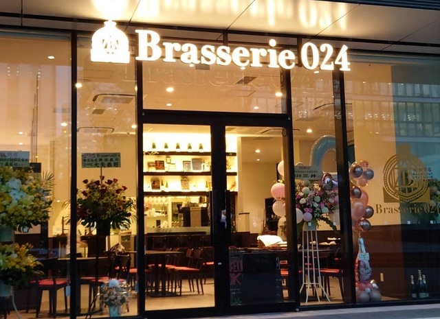 <div>「Brasserie024」6/1オープン</div>
<div>厳選された旬の食材を気軽に楽しめる</div>
<div>店内はフランスを彷彿させる雰囲気のブラッスリー..</div>
<div>https://tabelog.com/kanagawa/A1401/A140101/14082949/</div>
<div>https://www.instagram.com/brasserie024/</div>
<div><iframe src="https://www.facebook.com/plugins/post.php?href=https%3A%2F%2Fwww.facebook.com%2Fpermalink.php%3Fstory_fbid%3D121543350070178%26id%3D101581395399707&show_text=true&width=500" width="500" height="529" style="border: none; overflow: hidden;" scrolling="no" frameborder="0" allowfullscreen="true" allow="autoplay; clipboard-write; encrypted-media; picture-in-picture; web-share"></iframe></div><div class="news_area is_type01"><div class="thumnail"><a href="https://tabelog.com/kanagawa/A1401/A140101/14082949/"><div class="image"><img src="https://tblg.k-img.com/resize/640x640c/restaurant/images/Rvw/150566/150566562.jpg?token=a82b715&api=v2"></div><div class="text"><h3 class="sitetitle">ブラッスリー 024 (新高島/フレンチ)</h3><p class="description"> ■【6月1日 横浜グランゲートにNEW OPWN！】素材にこだわるカジュアルフレンチ ■予算(夜):￥3,000～￥3,999</p></div></a></div></div> ()