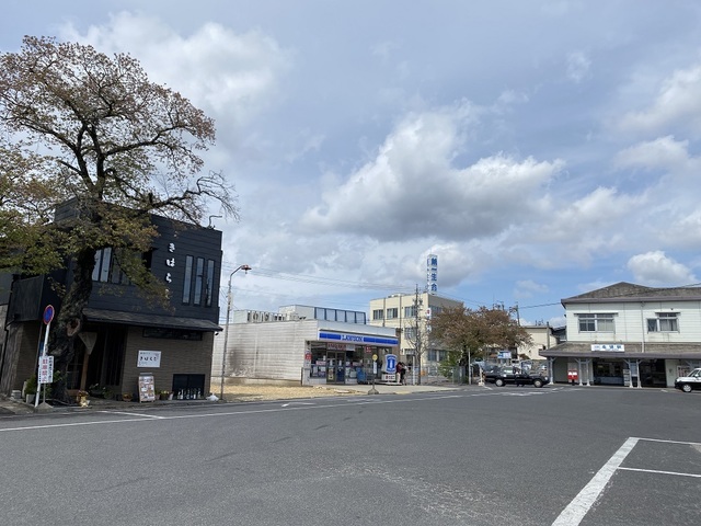 <div>久しぶりに名張駅前の賛急屋さんを訪れると建物が無い・・・</div>
<div>経年劣化のため、建て替えされるようです。</div>
<div>新しい店舗は7月末に完成予定のようです、完成が楽しみですね。</div>
<div><iframe src="https://www.facebook.com/plugins/post.php?href=https%3A%2F%2Fwww.facebook.com%2F130645187116641%2Fphotos%2Fa.130731140441379%2F1842920992555710%2F&width=500&show_text=true&height=640&appId" width="500" height="640" style="border: none; overflow: hidden;" scrolling="no" frameborder="0" allowfullscreen="true" allow="autoplay; clipboard-write; encrypted-media; picture-in-picture; web-share"></iframe></div>
<div class="thumnail post_thumb">
<h3 class="sitetitle"></h3>
</div> ()