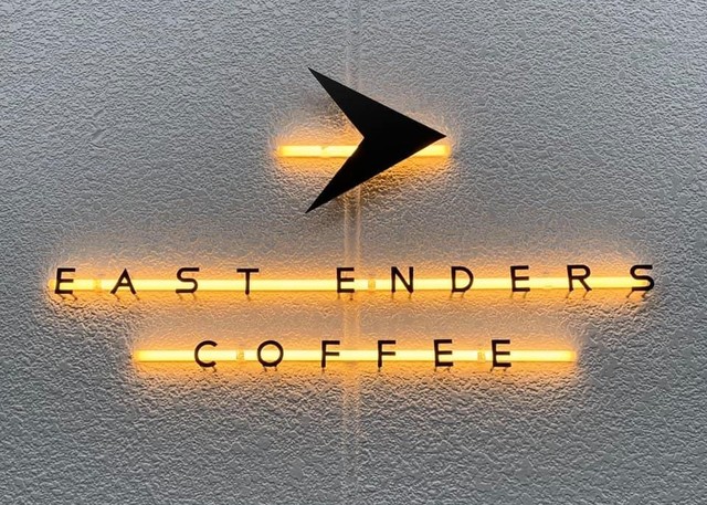 <p>「East Enders Coffee」4/2プレオープン</p>
<p>1杯ずつハンドドリップする週末だけのコーヒー屋。</p>
<p>https://bit.ly/35suX7a</p><div class="news_area is_type01"><div class="thumnail"><a href="https://bit.ly/35suX7a"><div class="image"><img src="https://scontent-nrt1-1.cdninstagram.com/v/t51.2885-15/e35/s1080x1080/95259117_832857853870033_1195558720447532340_n.jpg?_nc_ht=scontent-nrt1-1.cdninstagram.com&_nc_cat=101&_nc_ohc=gbP3T9hMABAAX-1na-m&oh=bc433ee70206bcdffc306de7280e6202&oe=5ED80D25"></div><div class="text"><h3 class="sitetitle">East Enders Coffee’s Instagram photo: “5月2日プレオープン。  こんな状況ではありますが、 延期を検討したところで、いつまで待てば良いのかは誰も分からない。  派手にNEW OPENとは行きませんが、 ゆっくりスタートしていきます。  #pourovercoffee #ハンドドリップコーヒー #豊田カフェ…”</h3><p class="description">69 Likes, 9 Comments - East Enders Coffee (@eastenderscoffee) on Instagram: “5月2日プレオープン。  こんな状況ではありますが、 延期を検討したところで、いつまで待てば良いのかは誰も分からない。  派手にNEW OPENとは行きませんが、 ゆっくりスタートしていきます。…”</p></div></a></div></div> ()