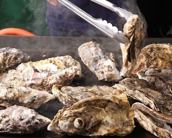 <div>大井町の名店が満を持して五反田に初出店‼</div>
<div>oyster market「五反田カキイロハ」3月17日グランドオープン！</div>
<div>新鮮な生牡蠣や海の恵みが盛り沢山のメニューを堪能。。</div>
<div>https://tabelog.com/tokyo/A1316/A131603/13282184/</div>
<div>https://www.instagram.com/gotanda_kakiiroha/</div>
<div></div><div class="news_area is_type01"><div class="thumnail"><a href="https://tabelog.com/tokyo/A1316/A131603/13282184/"><div class="image"><img src="https://tblg.k-img.com/resize/640x640c/restaurant/images/Rvw/199677/2d3d30de55e2e034abdd0ef0aac81bcf.jpg?token=296cee7&api=v2"></div><div class="text"><h3 class="sitetitle">五反田 カキイロハ (大崎広小路/居酒屋)</h3><p class="description"> ■【3.17.NewOpen】新鮮な生牡蠣や海の恵みが盛り沢山のメニューを堪能♪店内喫煙可★ ■予算(夜):￥4,000～￥4,999</p></div></a></div></div> ()